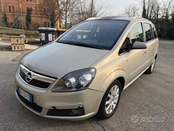 Grigio Usata 2006 Opel Zafira Monovolume | 1950 € (Buon prezzo)