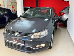 Grigio Usata 2017 VW Polo Comfortline Tre volumi | 10.900 € (Buon prezzo)