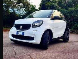 Bianco Usata 2017 Smart ForTwo Coupé Due volumi | 8999 € (Buon prezzo)