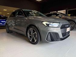 Grigio tetto nero Usata 2024 Audi A1 Ambiente Tre volumi | 23.900 € (Ottimo prezzo)