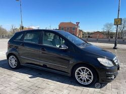 Nero Usata 2011 Mercedes B200 Monovolume | 4950 € (Buon prezzo)
