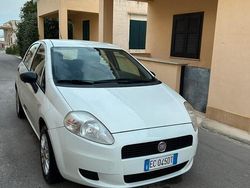 Bianco Usata 2011 Fiat Grande Punto Due volumi | 3900 € (Cara)