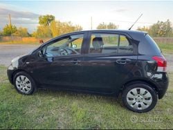 Nero Usata 2009 Toyota Yaris Tre volumi | 3500 €