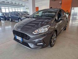 Grigio Usata 2018 Ford Fiesta ST-Line Tre volumi | 12.900 € (Cara)