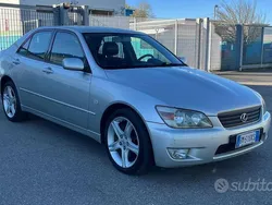 Argento Usata 2000 Lexus IS200 Tre volumi | 8000 €