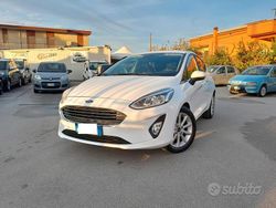 Bianco Usata 2017 Ford Fiesta Titanium Tre volumi | 9990 € (Buon prezzo)