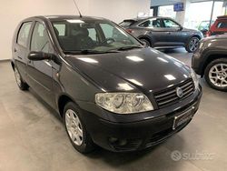 Nero Usata 2006 Fiat Punto Dynamic Due volumi | 3200 € (Molto cara)