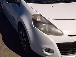 Bianco Usata 2011 Renault Clio II Due volumi | 3000 € (Buon prezzo)