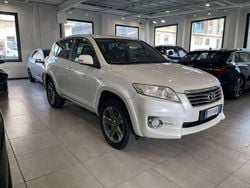 Bianco Usata 2010 Toyota RAV4 Executive SUV | 6590 € (Buon prezzo)