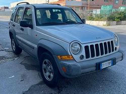 Usata 2006 Jeep Cherokee SUV | 3800 €