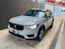 729 argento ghiacciaio Usata 2019 Volvo XC40 Business Edition SUV | 20.890 € (Buon prezzo)