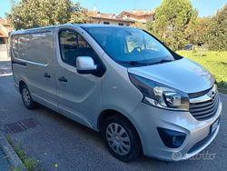 Grigio Usata 2016 Opel Vivaro Monovolume | 12.600 € (Buon prezzo)