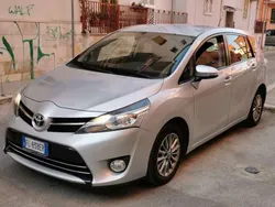 Grigio Usata 2017 Toyota Verso Active Monovolume | 8650 € (Buon prezzo)