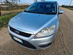 Grigio Usata 2009 Ford Focus Station wagon | 2300 € (Buon prezzo)