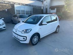 Bianco Usata 2013 VW up! Due volumi | 3400 € (Buon prezzo)