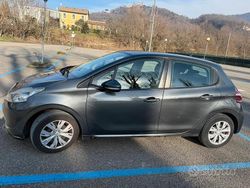 Grigio Usata 2015 Peugeot 208 Due volumi | 4000 € (Buon prezzo)