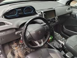 Usata 2017 Peugeot 2008 Allure SUV | 9500 € (Buon prezzo)