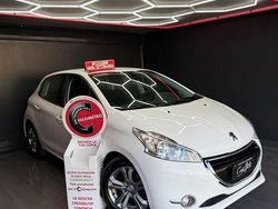 Bianco Usata 2015 Peugeot 208 Allure Due volumi | 7499 € (Buon prezzo)