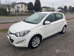 Bianco Usata 2013 Hyundai i20 Tre volumi | 4990 € (Cara)