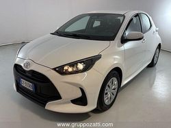 Bianco Usata 2025 Toyota Yaris Hybrid Active Tre volumi | 18.900 € (Super prezzo)