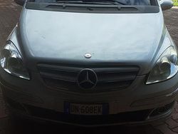 Grigio Usata 2008 Mercedes 200 Tre volumi | 3500 €