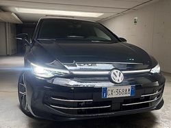 Nero Usata 2024 VW Golf VIII Due volumi | 28.000 € (Molto cara)