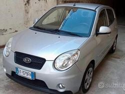Grigio Usata 2010 Kia Picanto Due volumi | 2999 € (Buon prezzo)