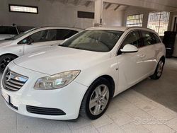 Bianco Usata 2011 Opel Insignia Cosmo Station wagon | 5400 € (Buon prezzo)