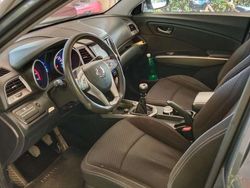 Grigio Usata 2017 Ssangyong (KGM) Tivoli SUV | 10.000 € (Cara)