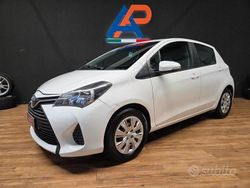 Bianco Usata 2015 Toyota Yaris Cool Tre volumi | 6900 € (Ottimo prezzo)