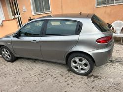 Grigio Usata 2007 Alfa Romeo 147 Due volumi | 2600 € (Molto cara)