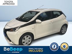 Bianco pastello Usata 2016 Toyota Aygo X-cite Due volumi | 11.300 € (Molto cara)