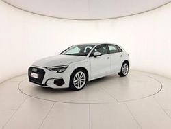 Bianco ghiaccio metallizzato Usata 2022 Audi A3 Business Tre volumi | 24.400 € (Buon prezzo)