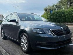 Grigio Usata 2019 Skoda Octavia G-TEC Station wagon | 14.000 € (Buon prezzo)