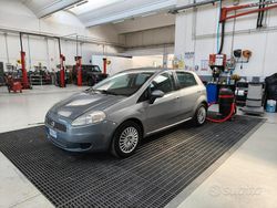 Grigio Usata 2006 Fiat Grande Punto Dynamic Due volumi | 2100 € (Buon prezzo)