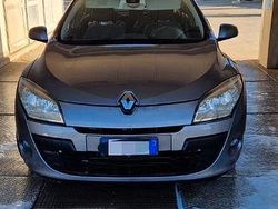 Grigio Usata 2009 Renault Mégane Tre volumi | 3800 € (Molto cara)