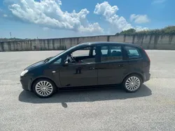 Usata 2010 Ford C-MAX Monovolume | 2000 € (Ottimo prezzo)