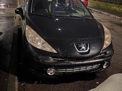 Nero Usata 2008 Peugeot 207 Tre volumi | 1900 € (Ottimo prezzo)