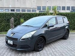 Grigio Usata 2010 Peugeot 5008 Tre volumi | 2800 € (Buon prezzo)