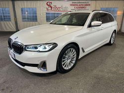 Bianco / metallizzato Usata 2021 BMW 530 Luxury Line Station wagon | 40.950 € (Buon prezzo)