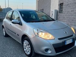 Grigio Usata 2010 Renault Clio II Tre volumi | 2999 € (Buon prezzo)