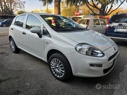 Grigio Usata 2016 Fiat Punto Lounge Tre volumi | 5900 € (Buon prezzo)