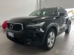 Nero Usata 2021 Volvo XC40 Momentum SUV | 24.900 € (Buon prezzo)