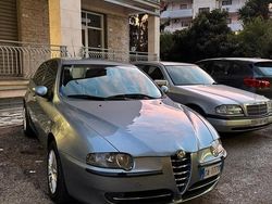Blu/azzurro Usata 2001 Alfa Romeo 147 Progression Due volumi | 3000 € (Cara)