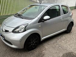 Grigio Usata 2006 Toyota Aygo Due volumi | 2200 € (Buon prezzo)