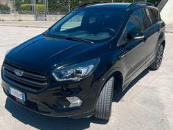 Nero Usata 2017 Ford Kuga ST-Line SUV | 14.000 € (Buon prezzo)
