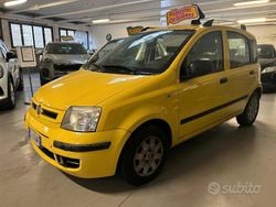 Giallo Usata 2010 Fiat Panda Emotion Tre volumi | 4290 € (Buon prezzo)