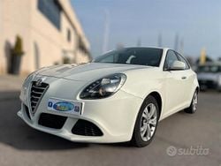 Bianco Usata 2015 Alfa Romeo Giulietta Exclusive Tre volumi | 11.000 € (Cara)