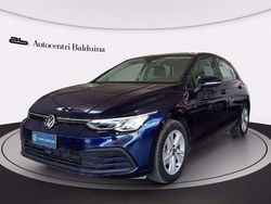 Atlantic blue metalizzato Usata 2022 VW Golf Life Tre volumi | 21.500 € (Buon prezzo)