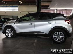 Grigio chiaro Usata 2020 Renault Captur Zen SUV | 16.900 € (Cara)